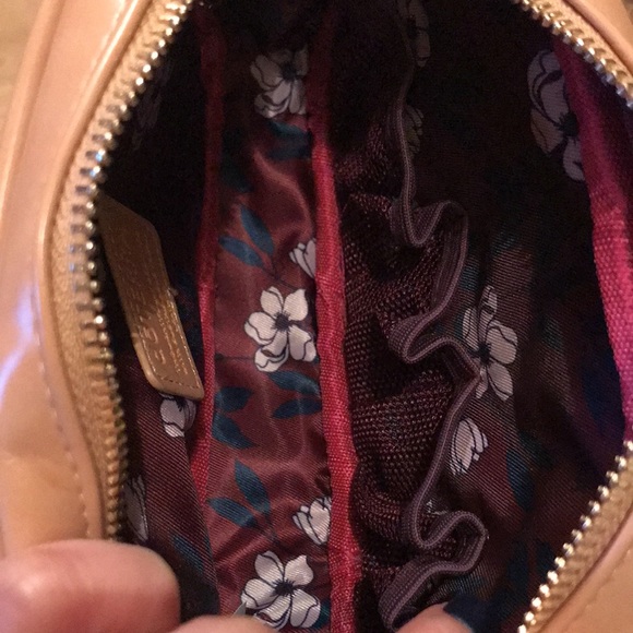 DOTERRA CROSSBODY ESSENTIAL OIL STORAGE - Picture 5 of 6